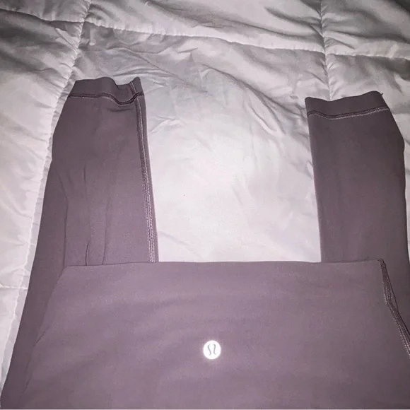 Lululemon Align High-Rise Tight 28" *Twist Waist - Picture 11 of 12